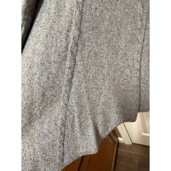 White House Black Market Gray sweater Cardigan Size Medium - Picture 4 of 5